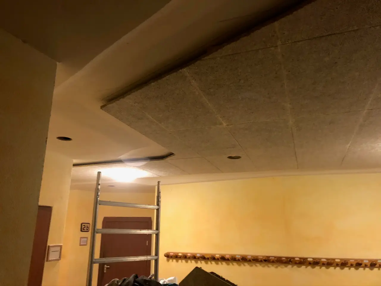 Akustikbeschichtung und Akustikdecken in Südbaden, echtes Projektfoto von Malerfachbetrieb Zimmermann