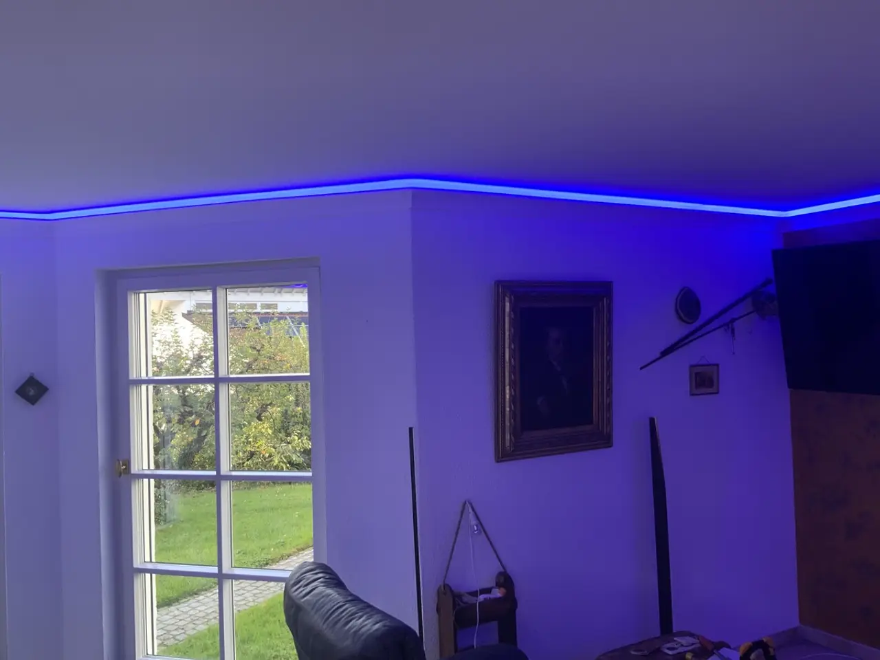 Zierprofile, Stuck und LED-Lichtleisten in Südbaden, echtes Projektfoto von Malerfachbetrieb Zimmermann